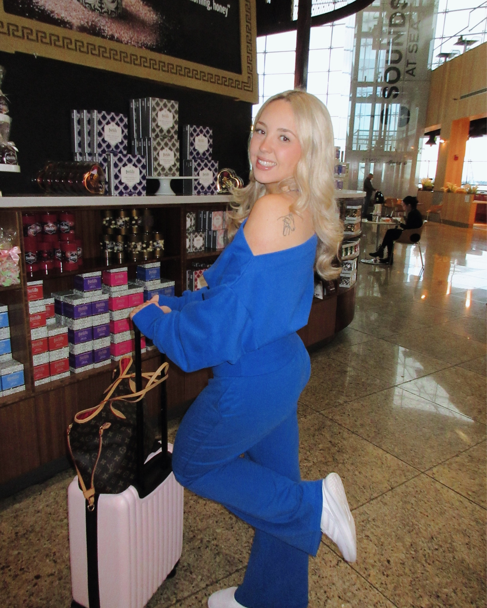 Cutest airport fit from garage!! 💙✨🛫

#LTKstyletip #LTKtravel