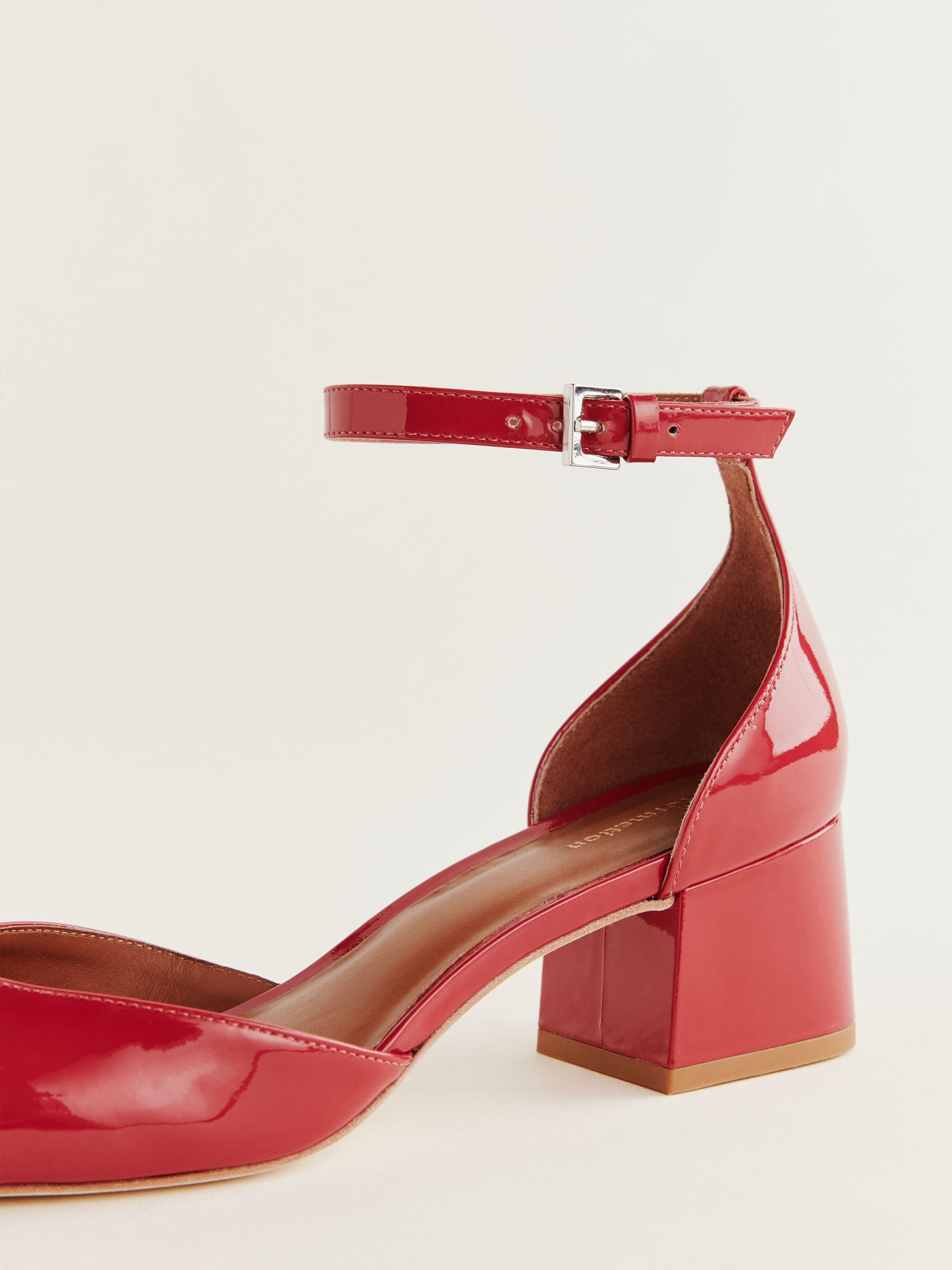 Mallori Closed Toe Heel | Reformation (Global)