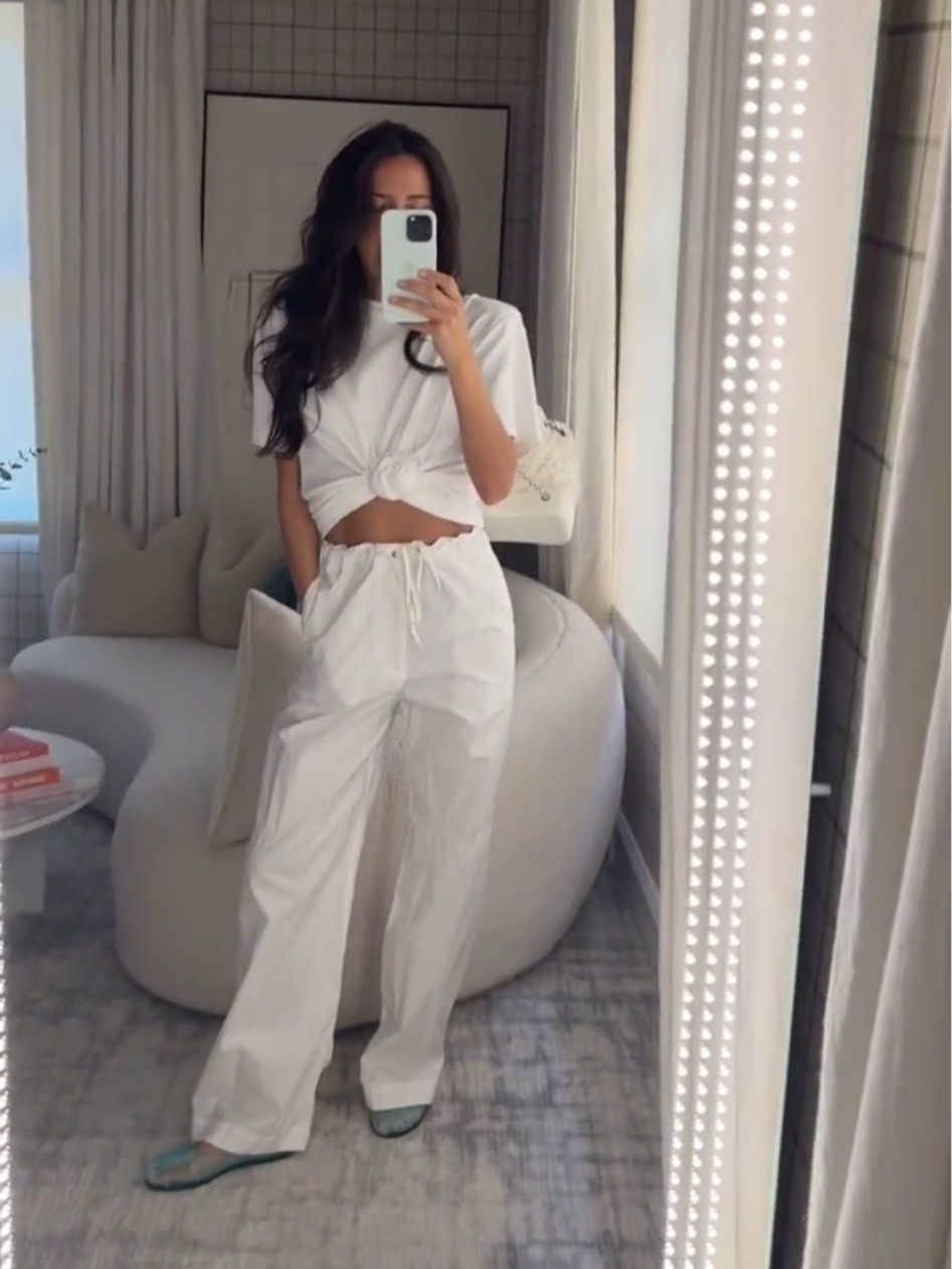 How to style the Ancient Greek jelly shoes!