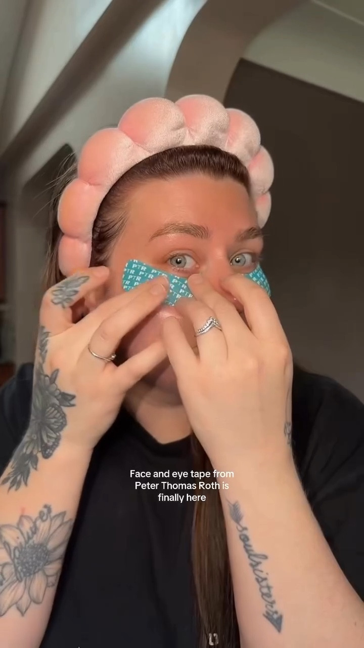 face + eye tape… and i get the hype 👀

this peptide-infused treatment smooths, firms, and helps depuff for a more refreshed, lifted look

#skincare #peterthomasroth #undereyes #peptides #beautyfinds

#LTKBeauty #LTKselfcare #LTKOver40