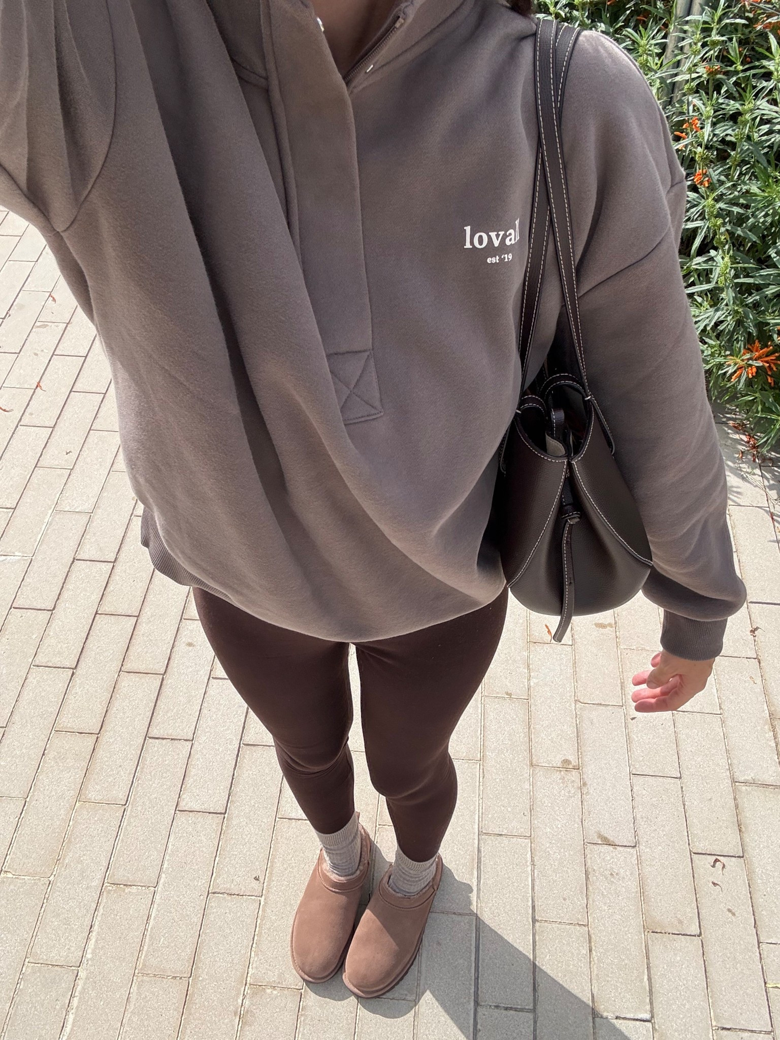 A comfy Monday outfit🐻
Use code LTKCLAIREBCNSTYLE10 for discount sitewide
Tags: heavy weight jumper sweater fleece lined brushed leggings thermals chocolate espresso brown ribbed socks Zara rocky oak micro ugg boots slippers polene Paris bag fashion autumn transitional inspo outfit ideas capsule wardrobe basics school run busy mum running errands mocha mousse

#LTKautumn #LTKstyletip #LTKshoes