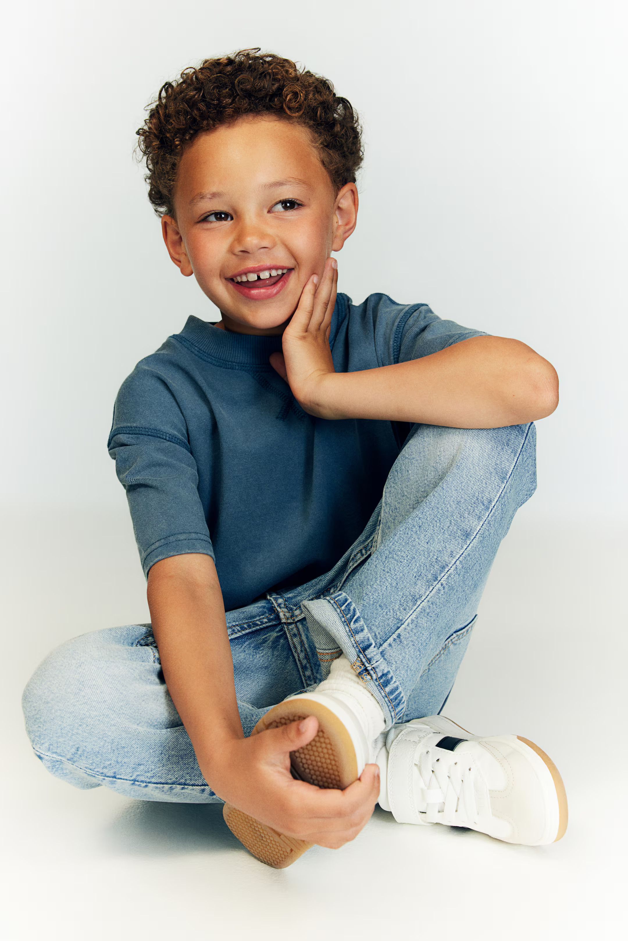 Straight Leg Jeans | H&M (US + CA)