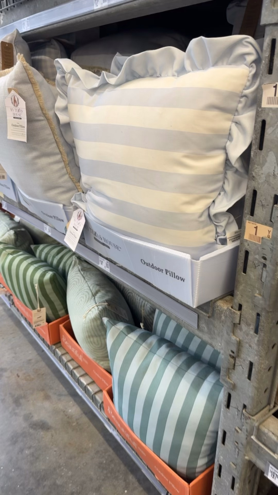 Outdoor pillows! 



#LTKSeasonal