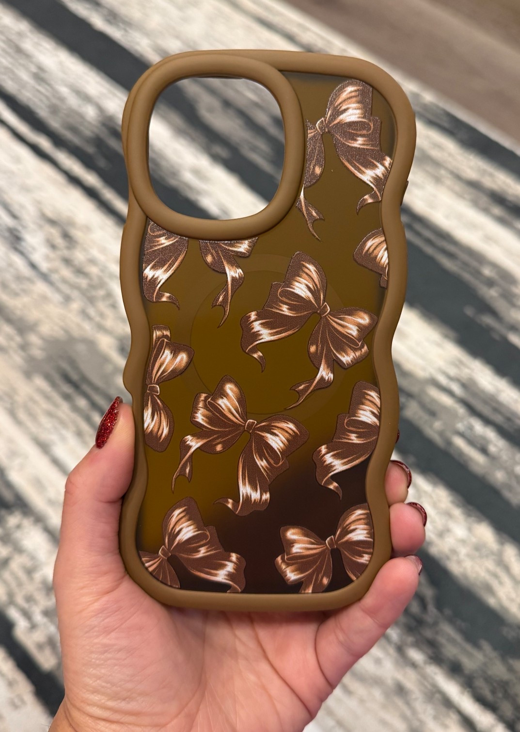 Obsessed with my new phone case 🎀🤎

#LTKOver40 #LTKFindsUnder50 #LTKGiftGuide