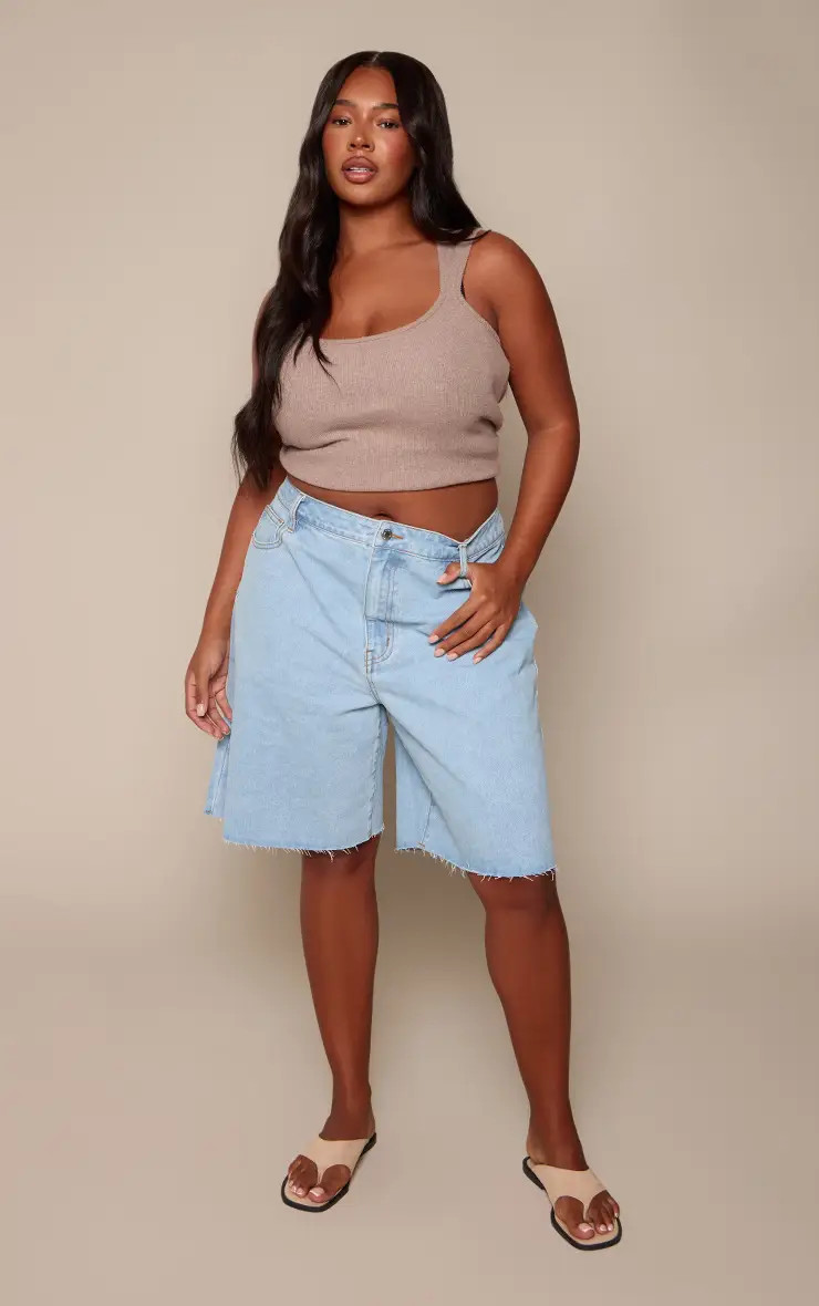 Light Blue Wash Plus Light Blue Wash Low Rise Longline Denim Jorts | PrettyLittleThing USA | PrettyLittleThing US
