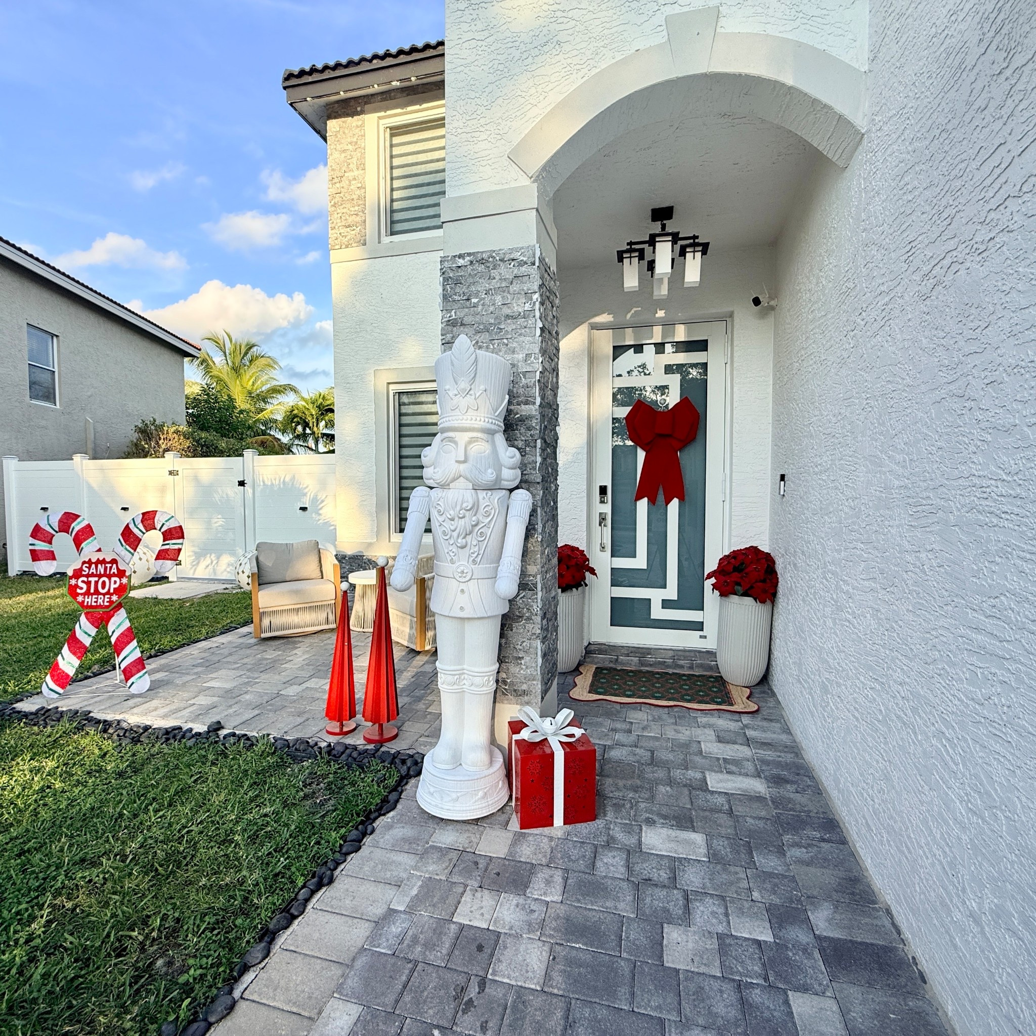 Christmas Front Porch 🎄❤️🌟

#LTKSeasonal #LTKHoliday #LTKHome
