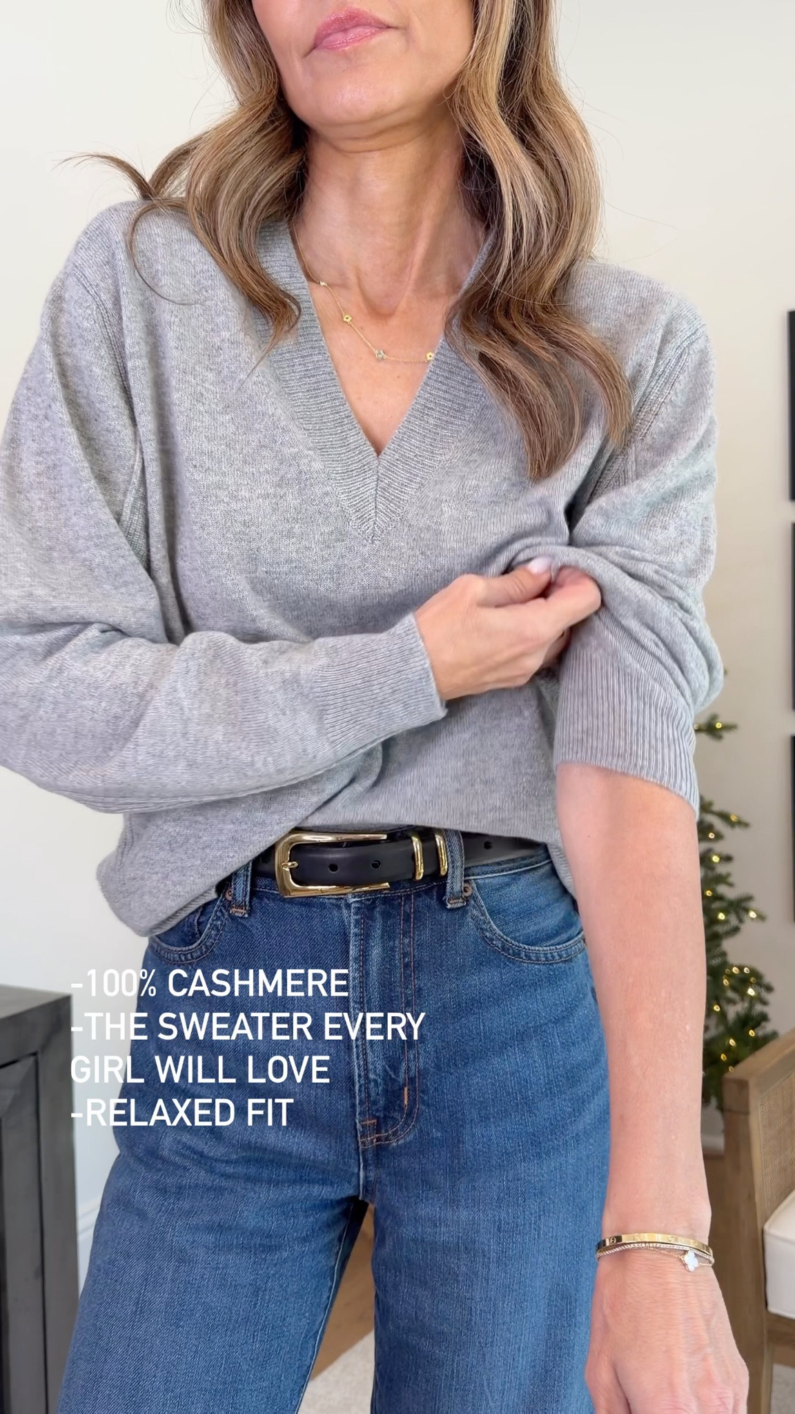 The perfect last minute gifts from Madewell! I’m 5’6’’.
-Rhinestone jeans TTS
-Perfect vintage wide leg jeans TTS
-V neck cashmere sweater XS
-Mock turtleneck with sheer sides S
-Pull on track pant with burgundy seam XS
-Sweater dress XS

#LTKGiftGuide #LTKHoliday #LTKOver40