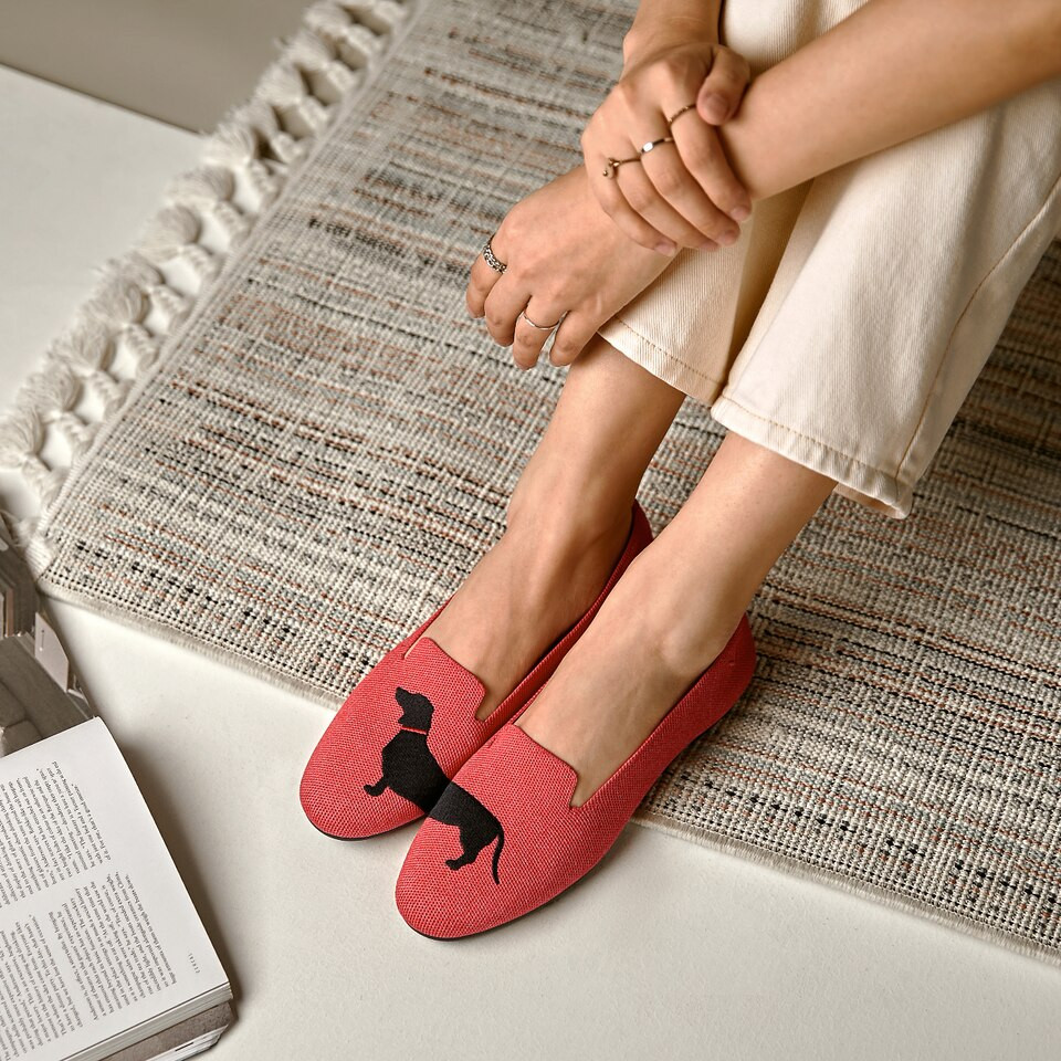 Hot
     
    Round-Toe Embroidered Loafer | VIVAIA