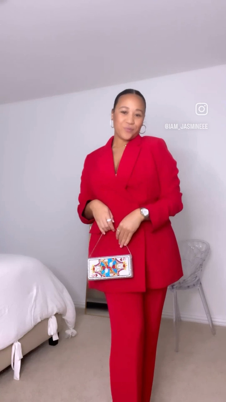 One thing is, I'm going to wear a suit !!!
Hove how powerful, yet feminine I feel when I style it .
This fun red Suit from H&M is so versatile and can be worn to work, a holiday party and even an evening out.

How would you style this suit?
Let me know in the comments below ...

#LTKstyletip #LTKparties #LTKHoliday