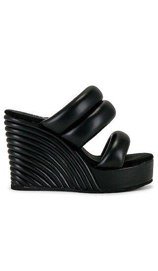 Strata Platform Sandal in Black | Revolve Clothing (Global)