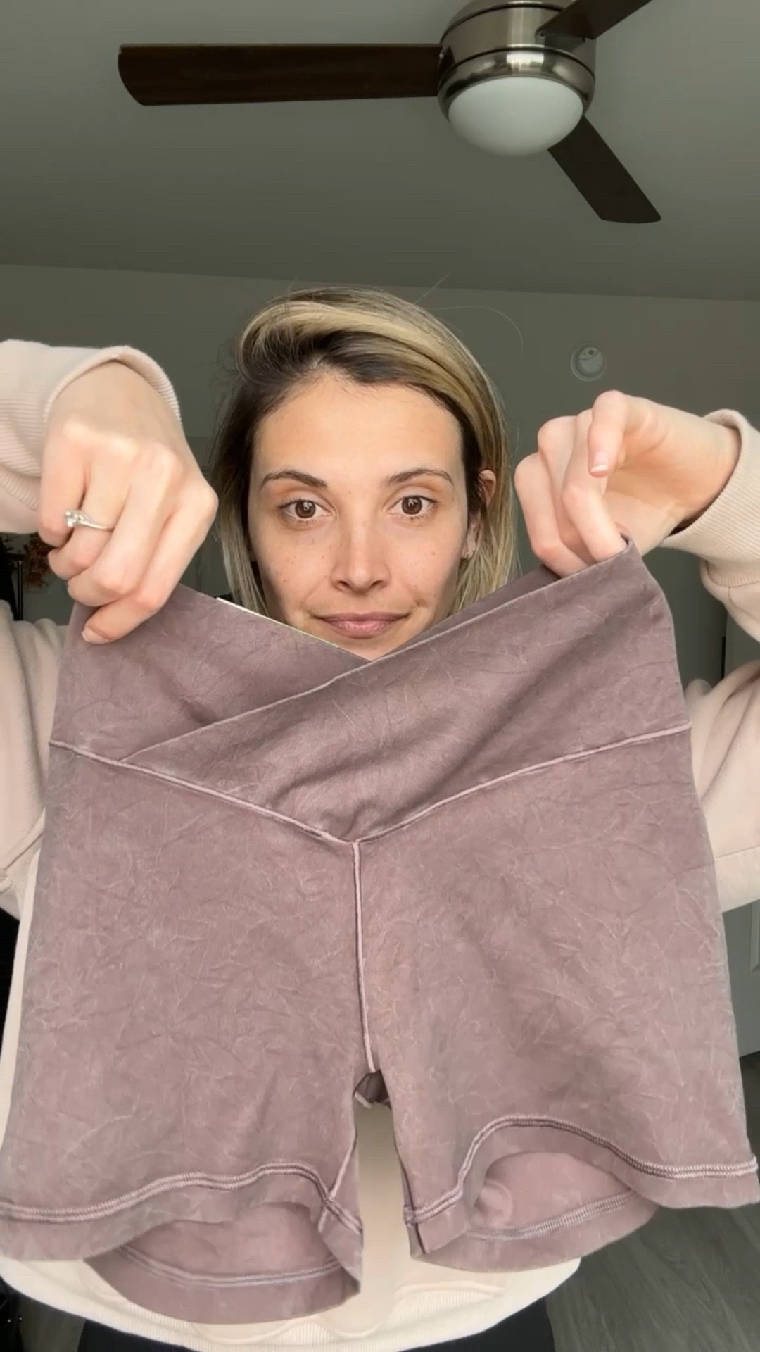 Soft and stretchy workout shorts

Size Medium

I’m 5’8 140lbs 