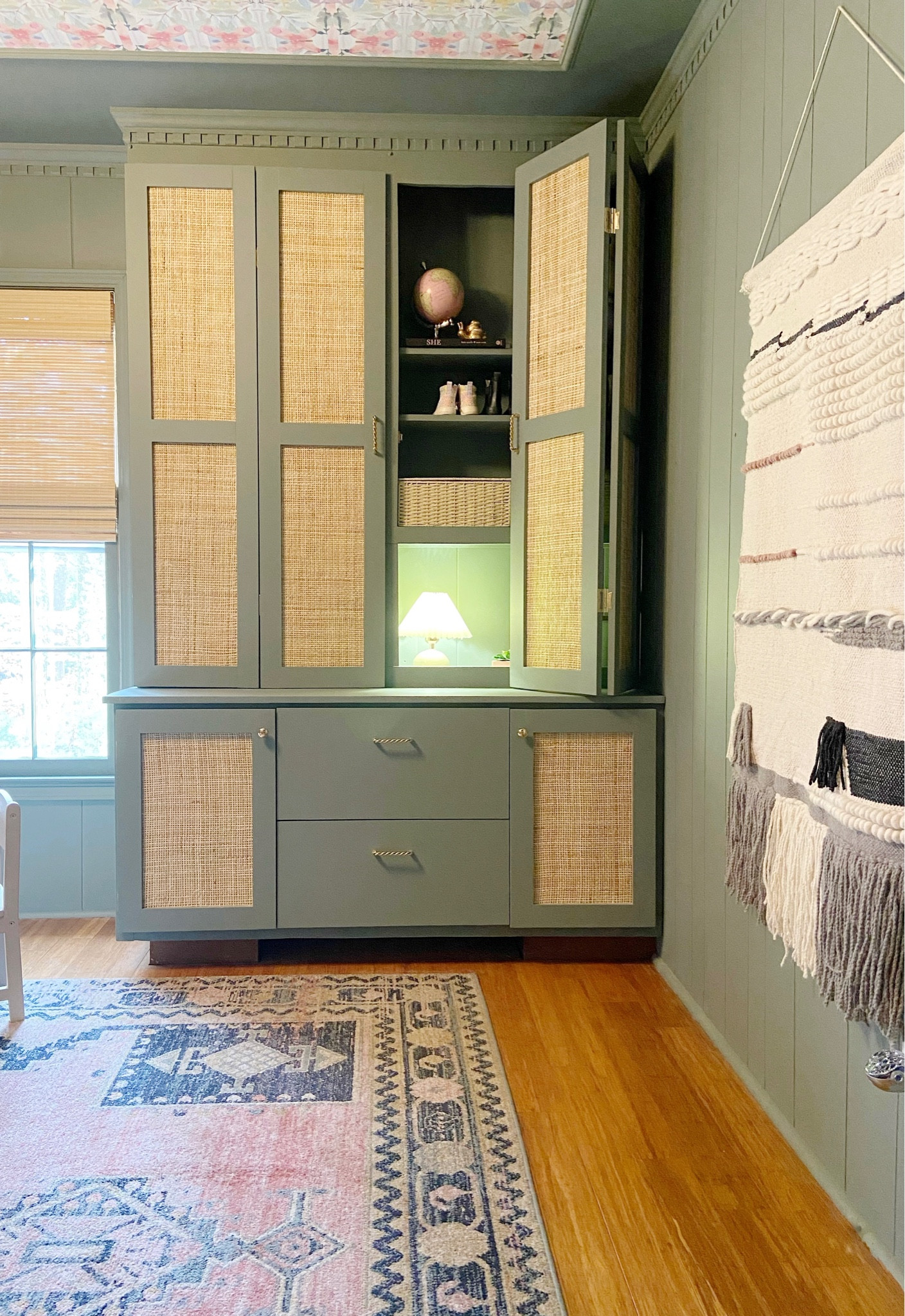 Built in bookcase styling and materials to build. #builtin #nurserystyling 

#LTKfamily #LTKhome #LTKbaby