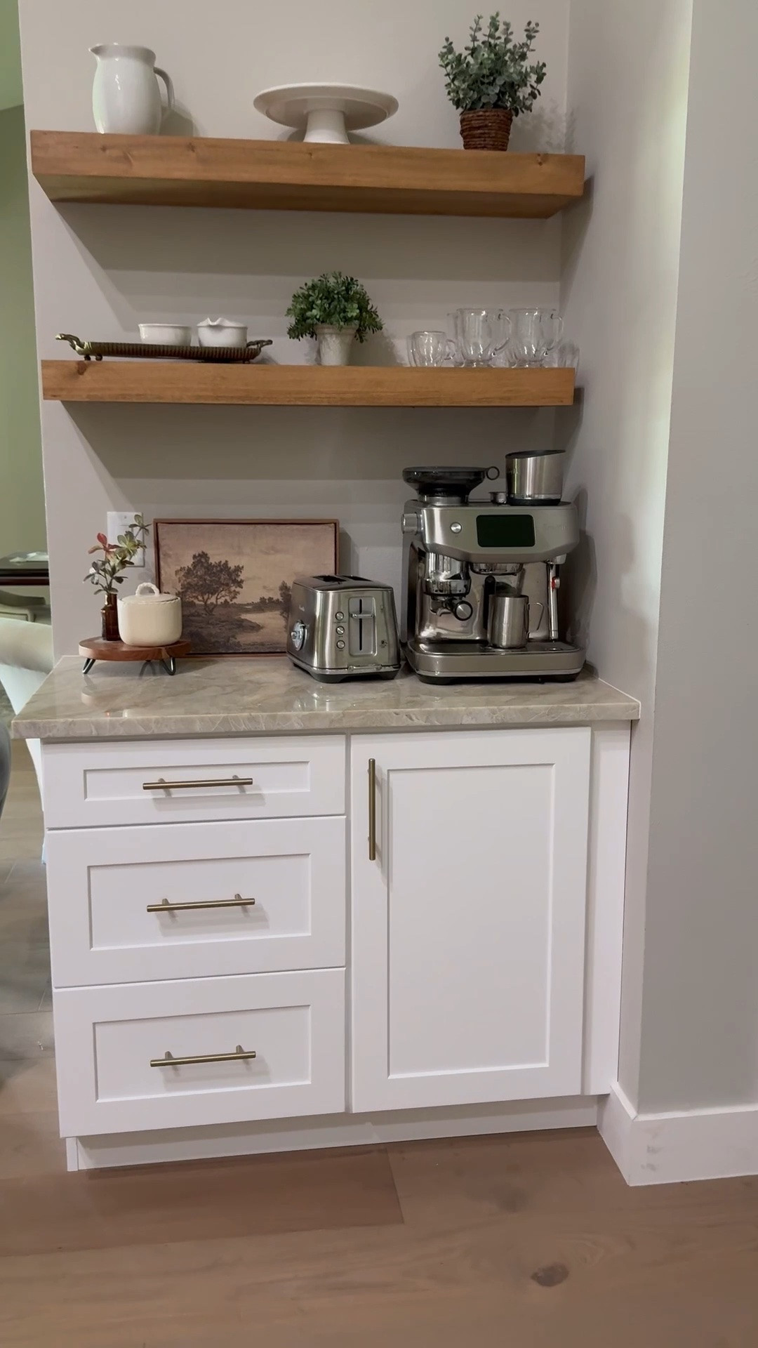 Espresso machine, coffee station, coffee bar, kitchen decor

#LTKHome #LTKdayinmylife #LTKmorningroutine