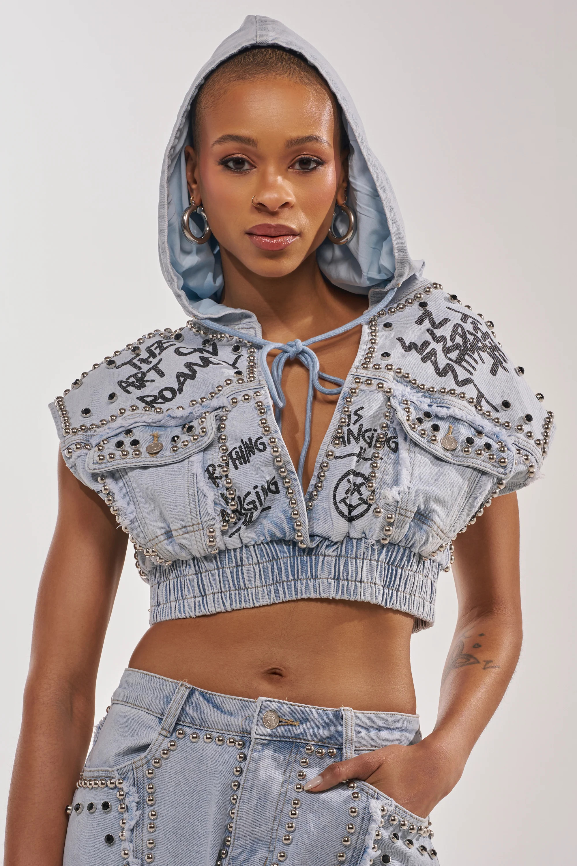 GET INTO THE RHYTHM CROP HOODIE | AKIRA