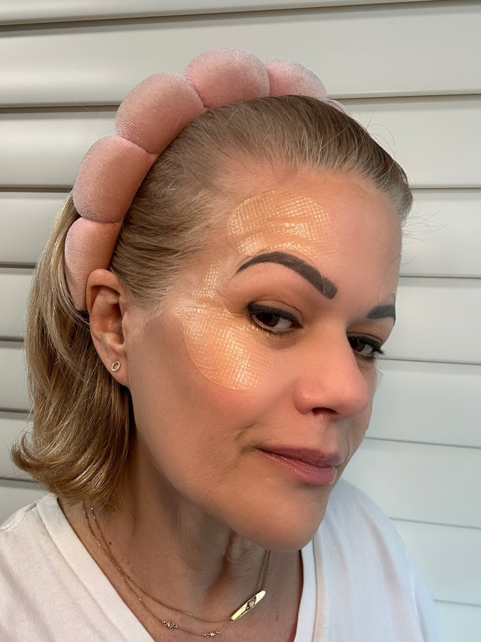 The#DrMelaxin Cemenrete Calcium Volume Eye Patch is perfect to use anywhere on your face… under your eyes, above your brows, on your laugh lines, anywhere. They are deeply hydrating, leaving your under-eyes feeling refreshed in 20 minutes (or you can leave them on overnight).

The calcium-infused formula visibly smooths #finelines and #wrinkles, and they leave your skin feeling fantastic! #skincare #eyepatches

#LTKmomlife #LTKmorningroutine #LTKBeauty