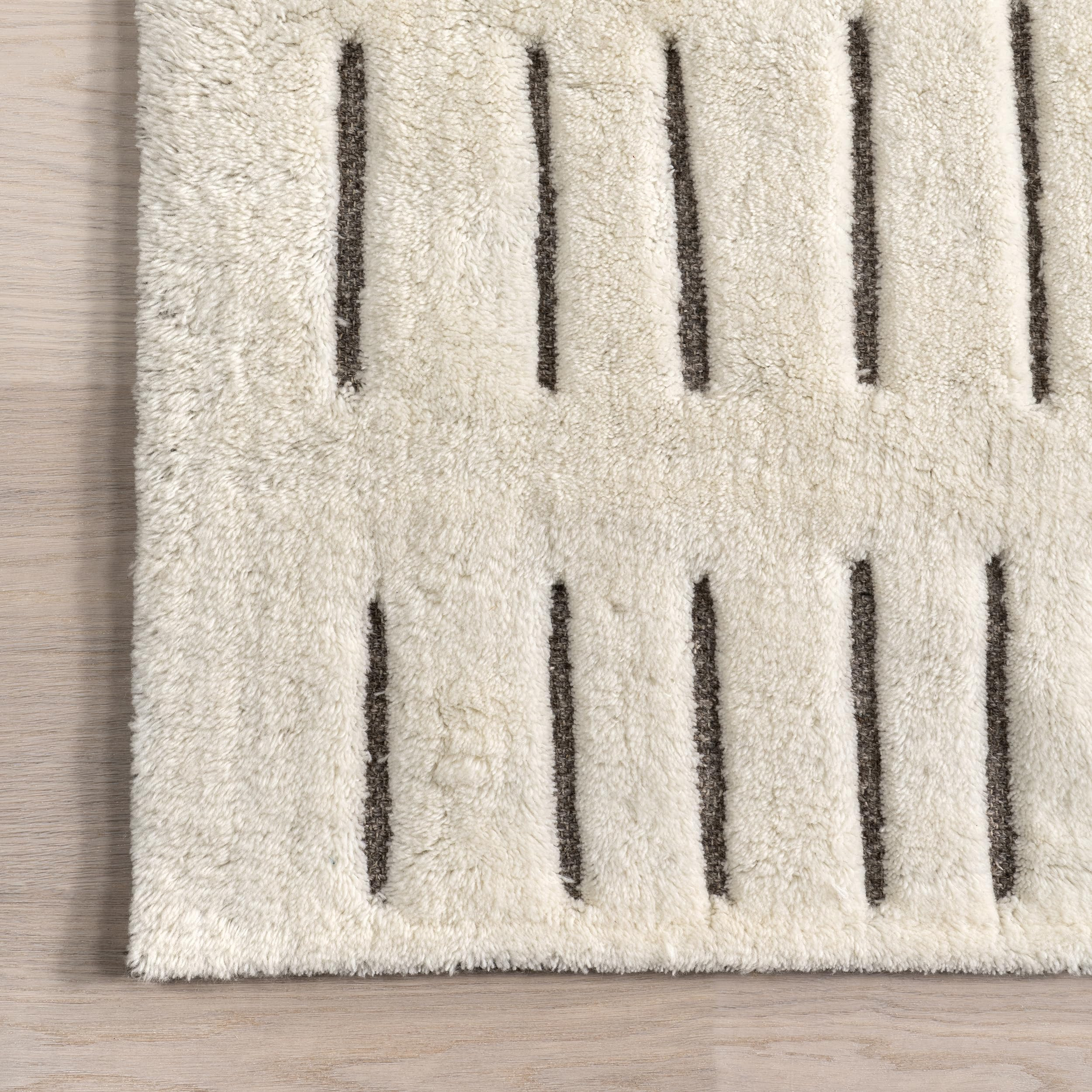 nuLOOM Nalini Modern Striped High-Low Wool Area Rug, 4x6, Off White | Amazon (US)