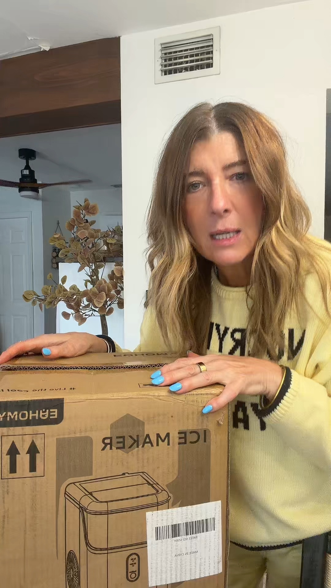 Pebble ice makes me happy 🧊🙂

#icemaker #pebbleice #countertopicemachine #amazon