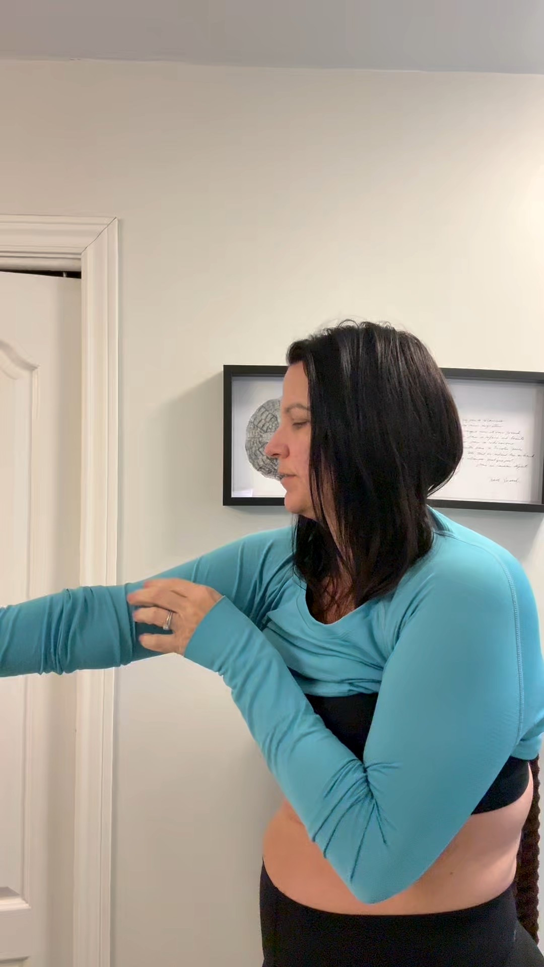 Finally warm enough to run outside and actually enjoy it. These are the pieces I grab when I want to feel comfortable, supported, and not distracted mid run. Nothing fancy, just reliable favorites that work on a curvy body and let me focus on moving instead of adjusting leggings every five minutes. This is what I’m wearing when I head out for those fresh air runs.

https://liketk.it/5ToE0

#LTKcurves

#LTKmidsize #LTKfitness