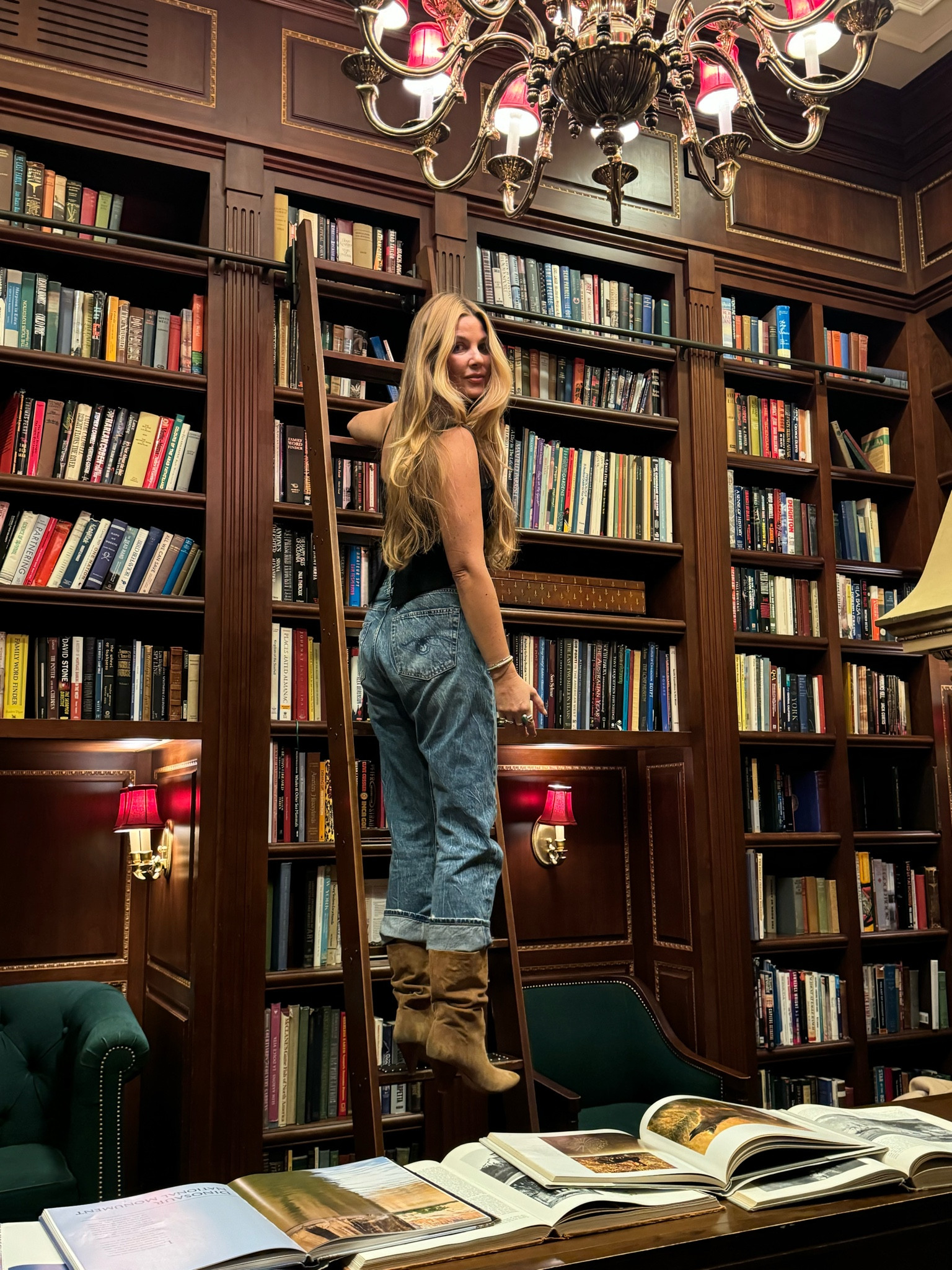 Corset: 6
Jeans: 26
Boots: linked similar 
Hot rollers: T3
📚 

#LTKFindsUnder50 #LTKTravel #LTKStyleTip