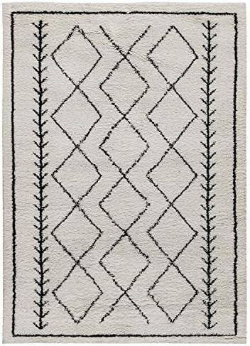 Merrick Lane 8' x 10' Ivory and Black Geometric Style Bohemian Shag Area Rug | Amazon (US)