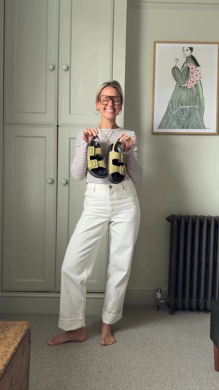 Leaning into the cream jeans whether the stains like or not!

Jeans @aligne 
Top @the_odderside 
Jacket & sandals @whitestuffuk 
Bag @damsonmadder 
Glasses @jimmyfairly & @rayban 

#springoutfitideas #springfashion 
ad(includes some pr)