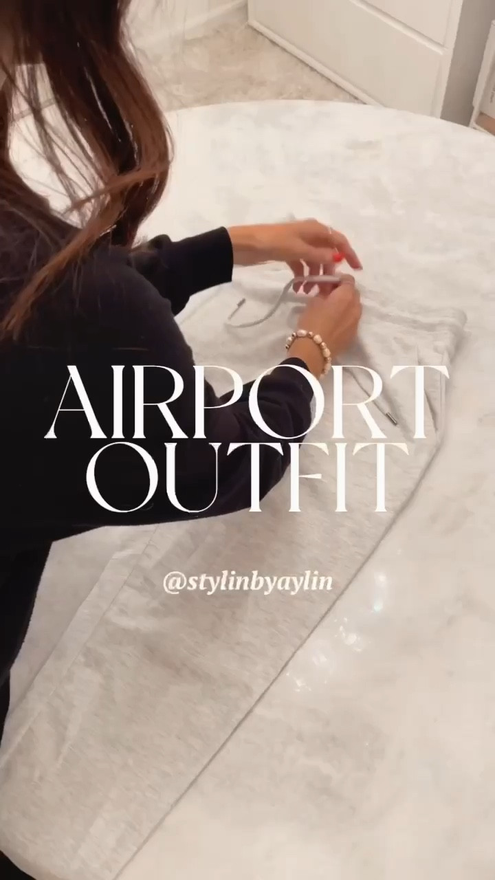 Cozy budget friendly airport outfit ✈️ I’m just shy of 5-7” wearing the size small sweatshirt and XS joggers, StylinByAylin 

#LTKstyletip