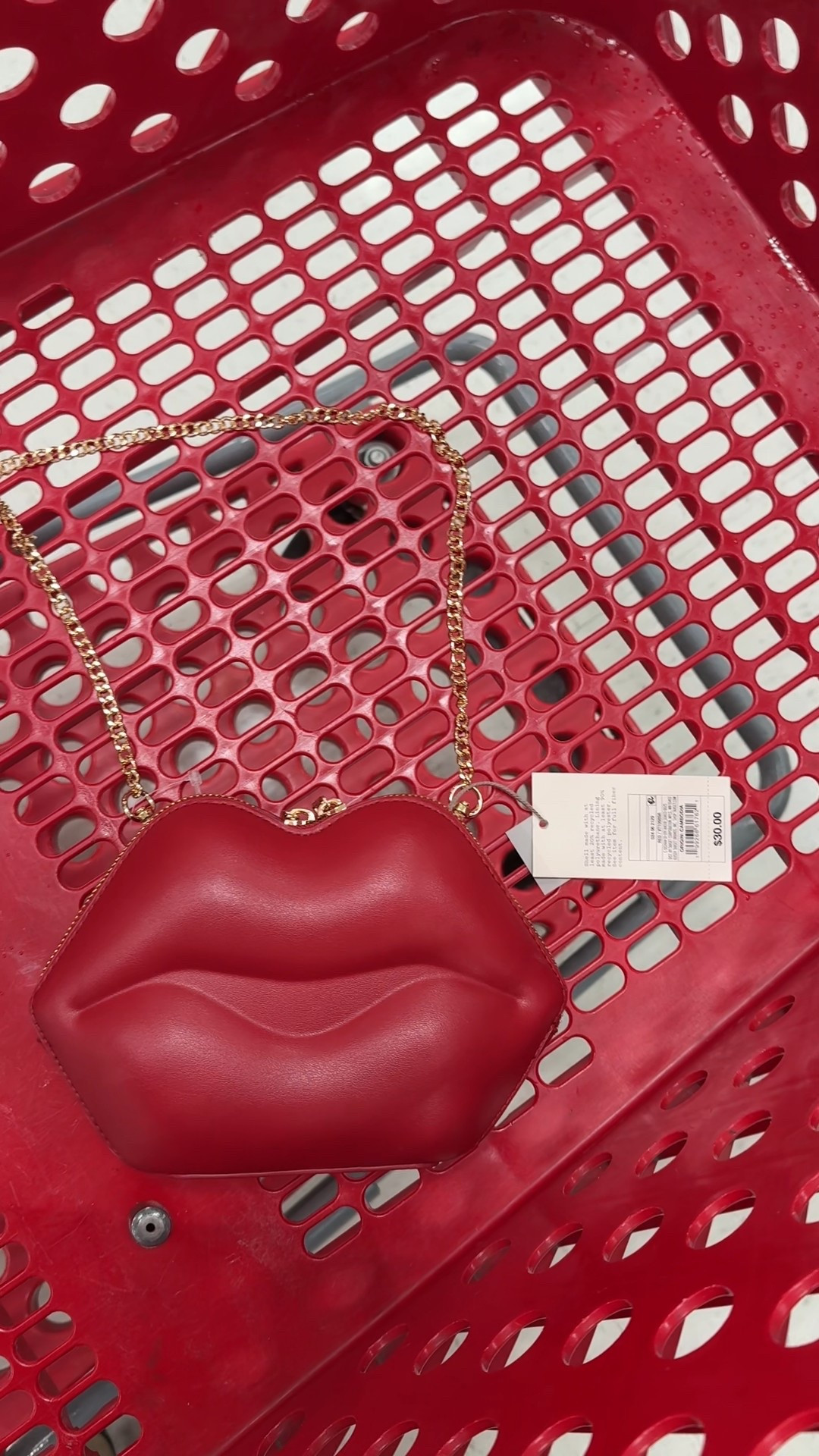 Fun new lip clutch 💋

#LTKootd #LTKgrwm #LTKSeasonal