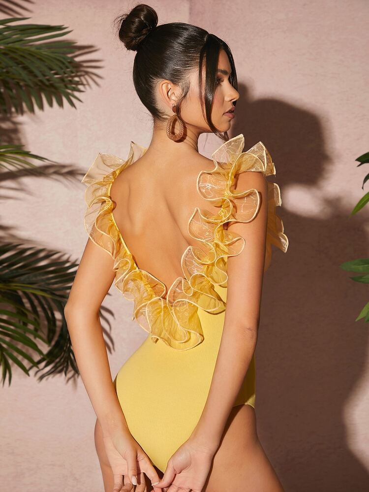 New
     
      SHEIN Contrast Mesh Ruffle Trim Backless Bodysuit | SHEIN