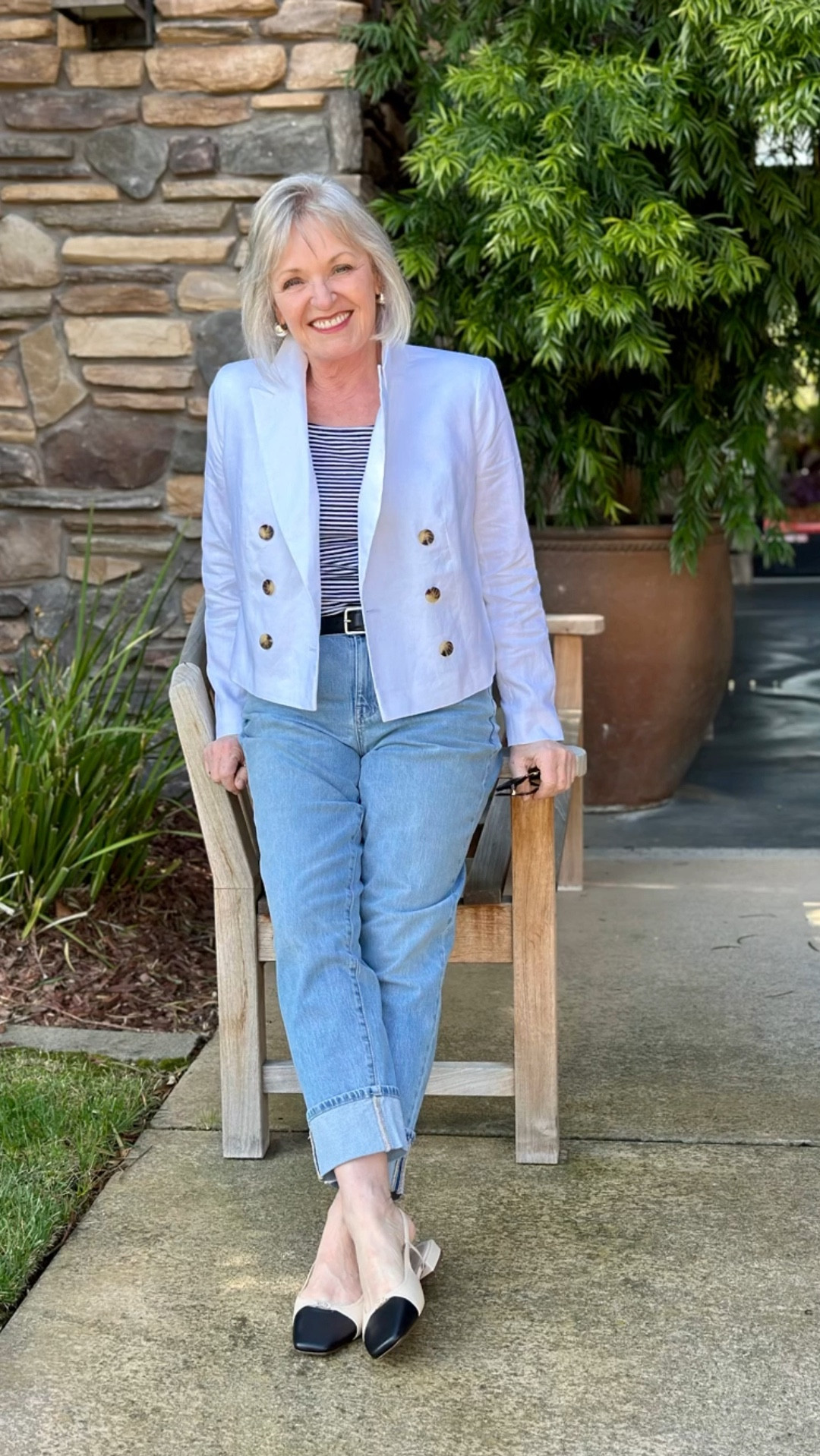 Nothing crisper for spring that white linen paired with cuffed jeans and cap toe shoes  
Cropped linen blazer size 8P
Cuffed jeans size 6P


#LTKSeasonal #LTKshoecrush #LTKover40