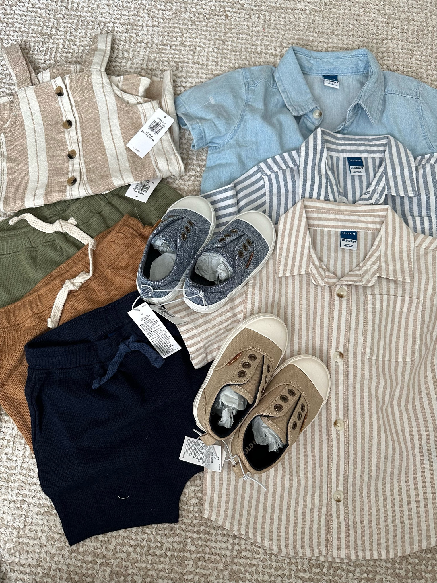 Old Navy boy finds.

Baby boy clothes, neutral boy clothes  

#LTKbaby #LTKfamily #LTKkids