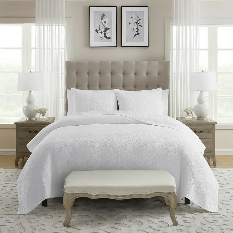 My Texas House Daphne 3-Piece White Poly/Cotton Damask Matelassé Quilt Set, King | Walmart (US)