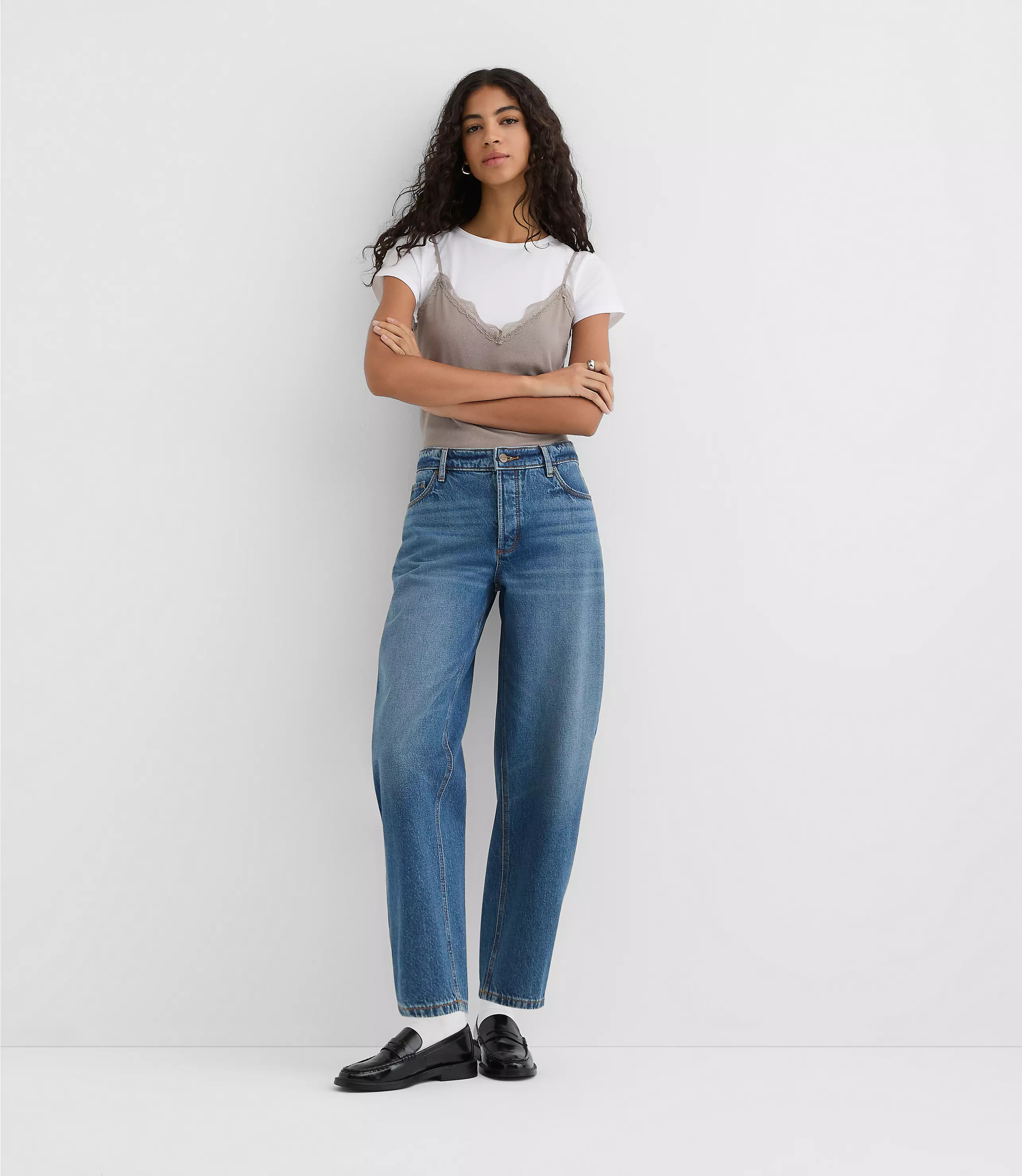 Rivete Petite Mid Rise Barrel Jeans in Echo Wash | LOFT