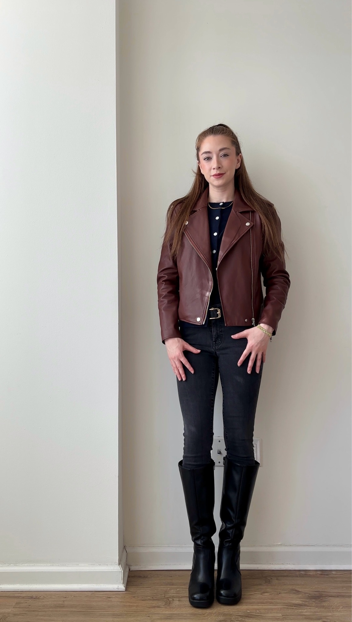 These skinny jeans and jacket are no longer available. I’ve linked substitutes from the same respective brands.