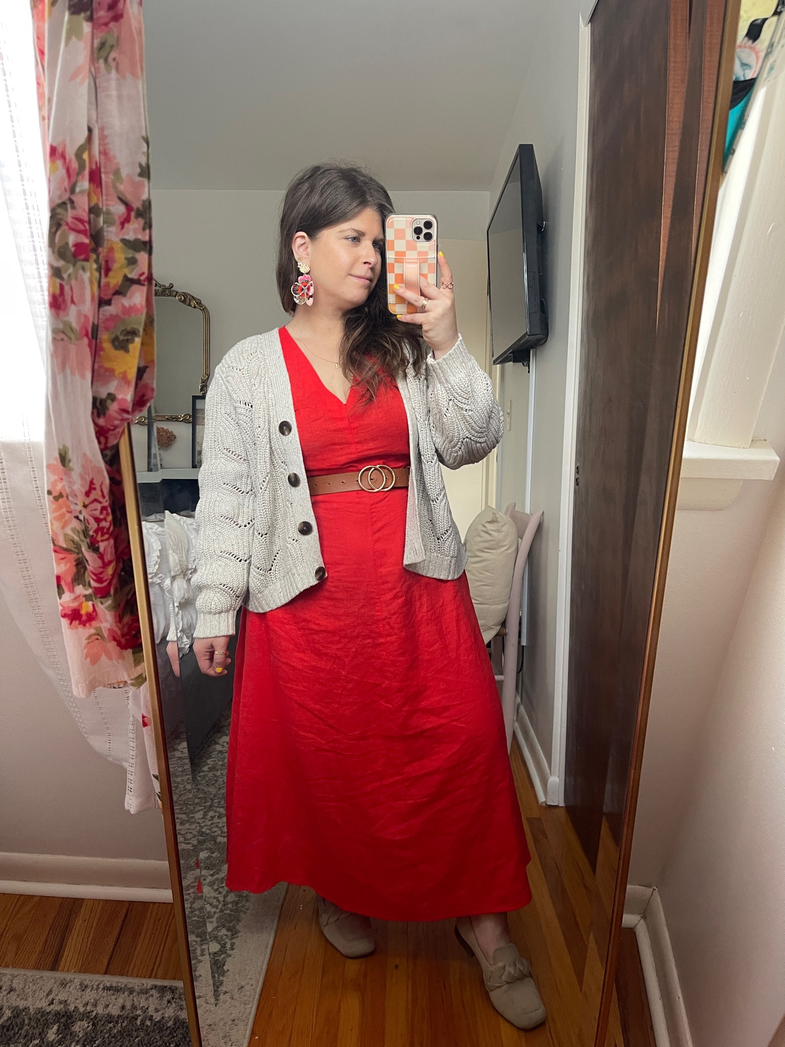 Loving this red linen dress styled for a cooler day



#LTKstyletip #LTKSeasonal #LTKfindsunder100