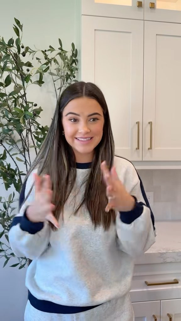 I shouldn't have gotten acrylics right before giving birth 🤪🥴 give me your tips on how to get them off lol 

 

#LTKHome #LTKStyleTip #LTKBeauty