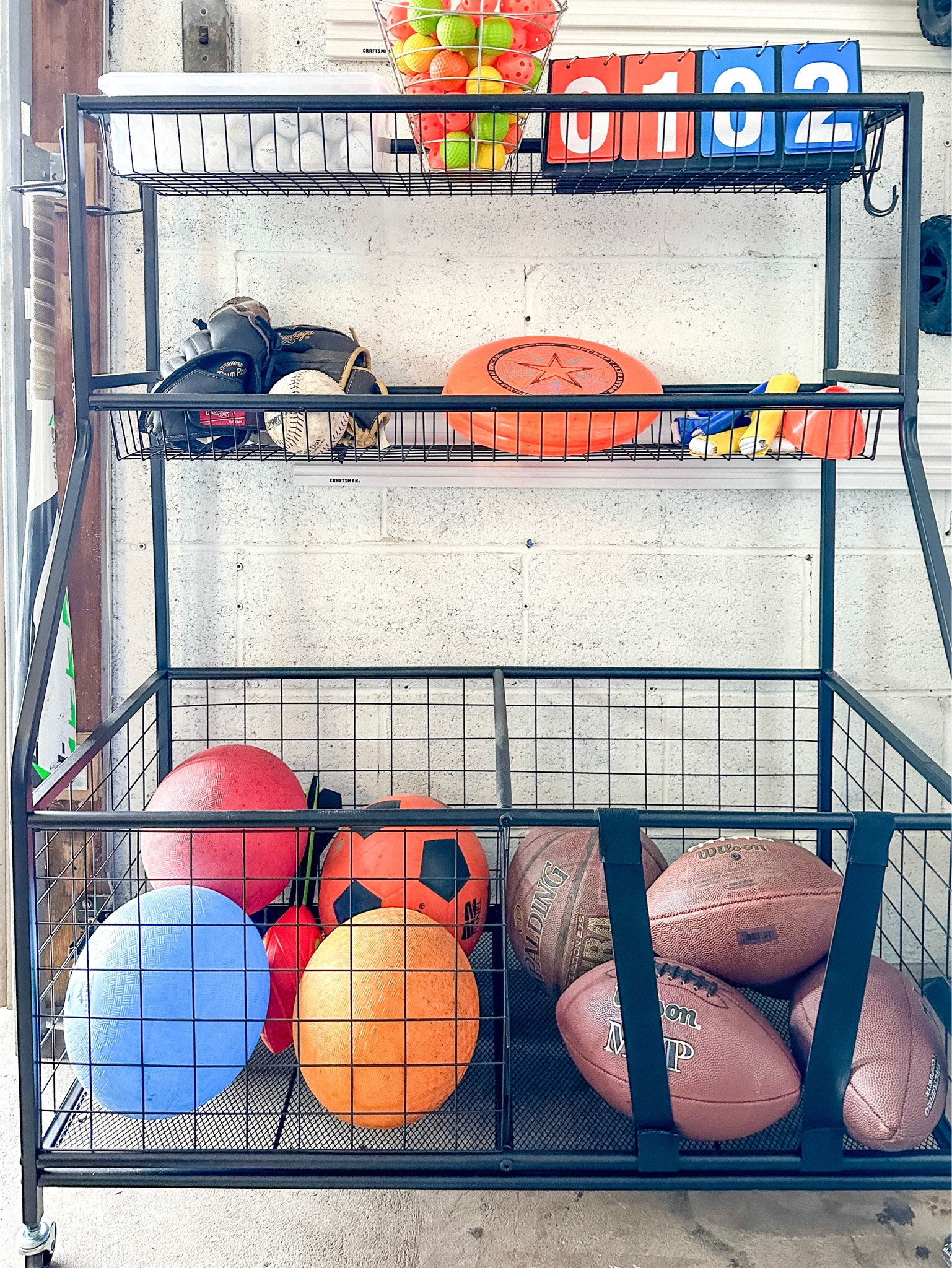 Do you need a new system for balls and sporting gear? 🏐⚾️⚽️🏈🏀🥎🎾
⠀⠀⠀⠀⠀⠀⠀⠀⠀
We love this Sports Equipment Organizer from Amazon! The shelves and storage are perfect for all kinds of outdoor sports gear. 