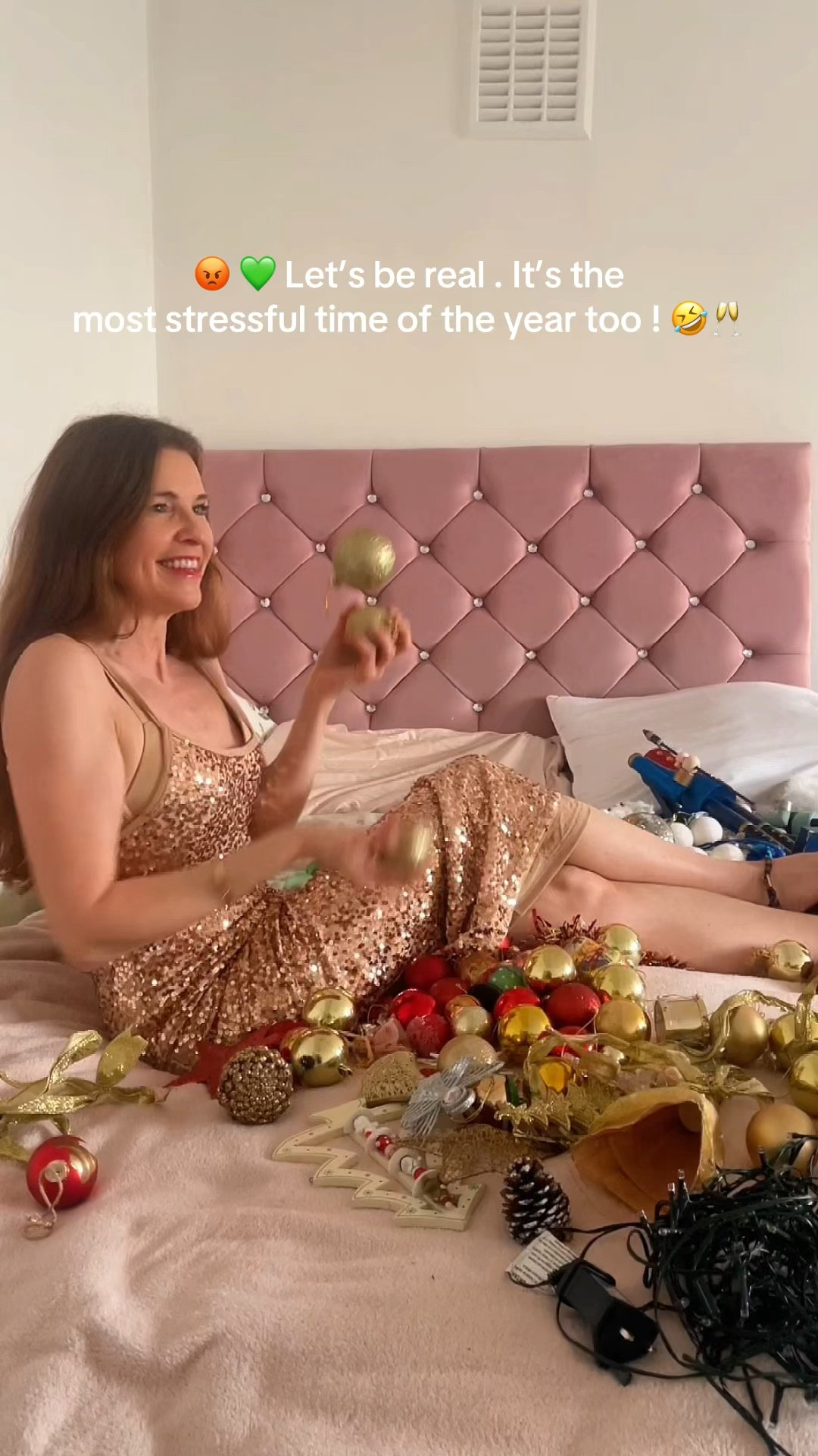 The most beautiful gold sequin festive dress . Perfect for this season . 

#LTKfestive #LTKdatenight #LTKstyletip