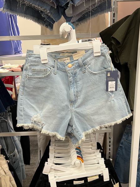 Target universal thread jean shorts denim cutoffs // these look like a good length, love the wash for spring/summer 

#LTKunder50