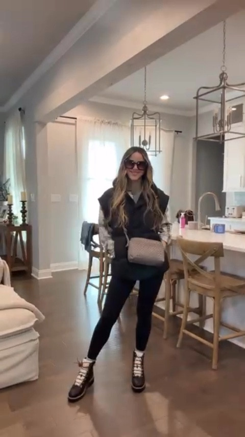 Puffer vest- RUNS TTS 
WEARING SIZE S 

5’4” // 25” waist// 32C 

#puffervest #amazon #affordable #sale #trending #shop #sale #black #leggings #ootd #outfitinspo 

#LTKFindsUnder50 #LTKootd #LTKU