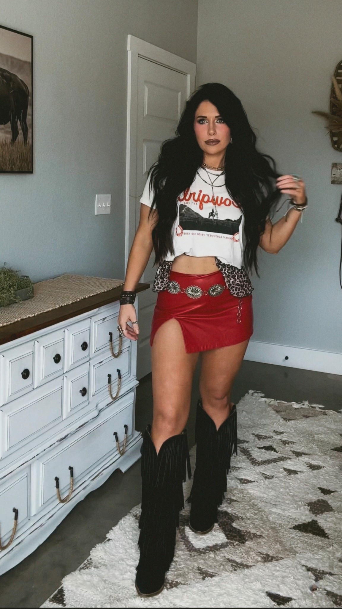 Tshirt is from Wild Junkie boutique🫶🏼 #western #westernfashion #westernfits 