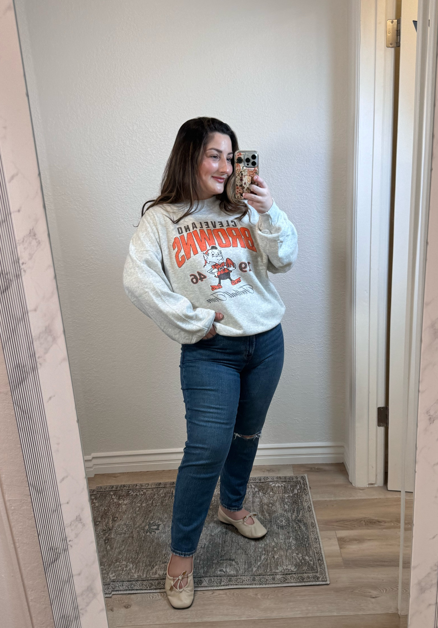 Use code: DENIMAF Abercrombie denim sale 25% off!! .+ stackable code! 
Denim sale! Petite friendly! Mom jeans wearing a size 28 short in color medium destroy
Nfl vintage inspired sweatshirt size xs#LTKxAF 

#abercrombiestyle

#LTKStyleTip #LTKFindsUnder50