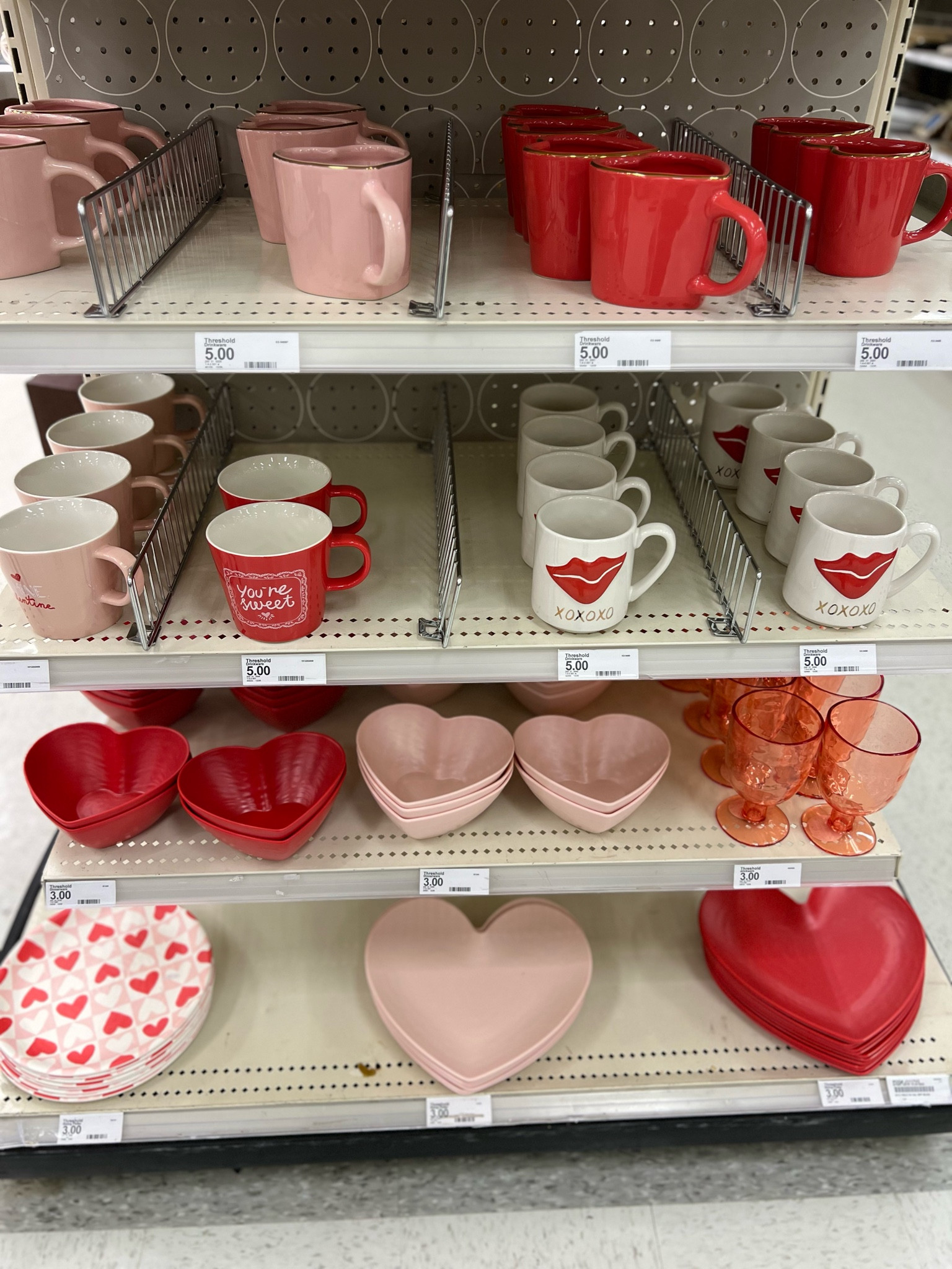 Heart plates & bowls are back at target! $3 apiece 

#LTKSeasonal #LTKhome