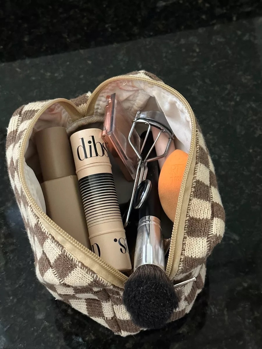 my current makeup favs ⭐️ Under eye corrector: light medium Blush: you do too Bronzer: sand

#LTKgrwm #LTKdayinmylife #LTKselfcare