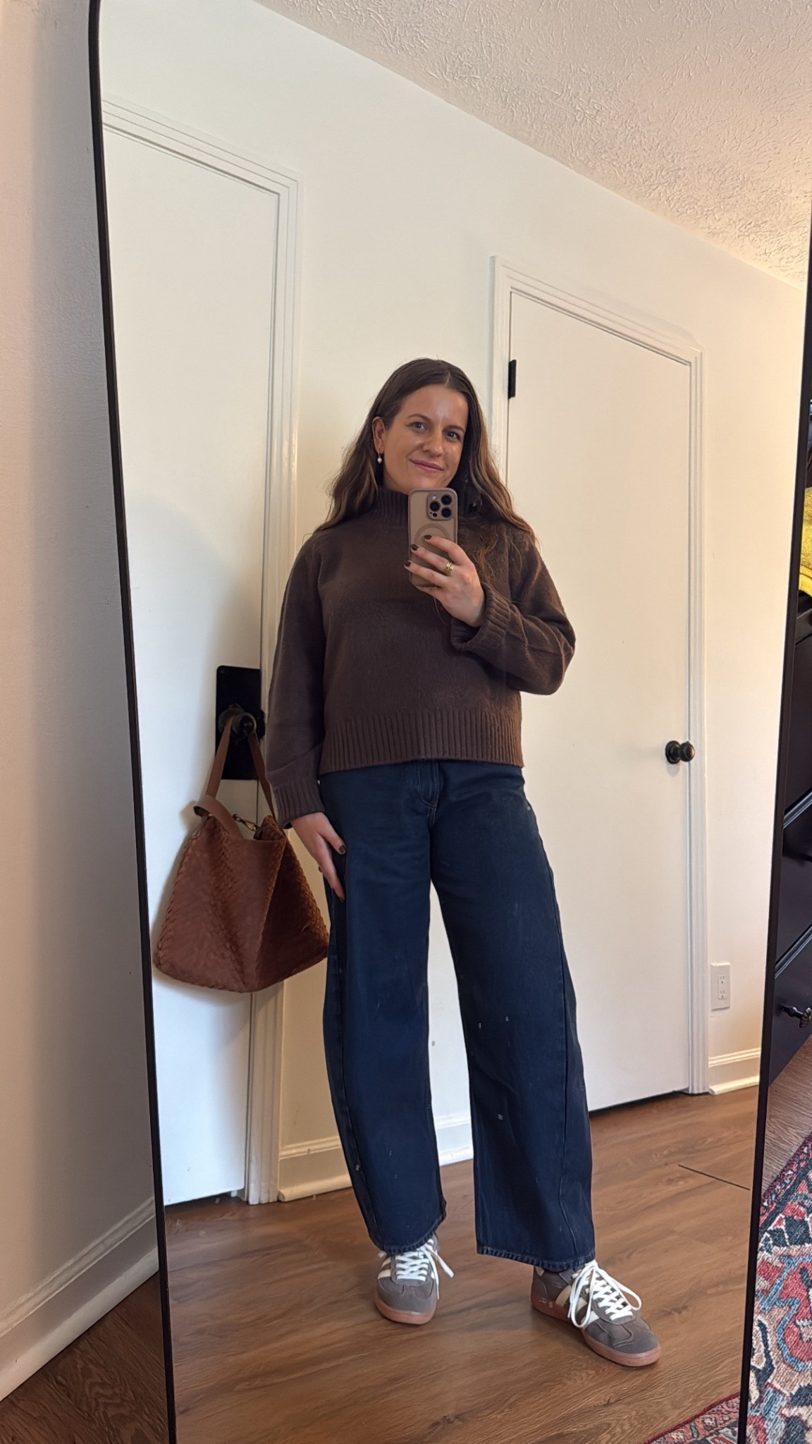 A&F OOTD 🐻

Mid Rise Barrel Jean in 28 Short
Mock neck in small 

#LTKPetite #LTKSeasonal #LTKFindsUnder100