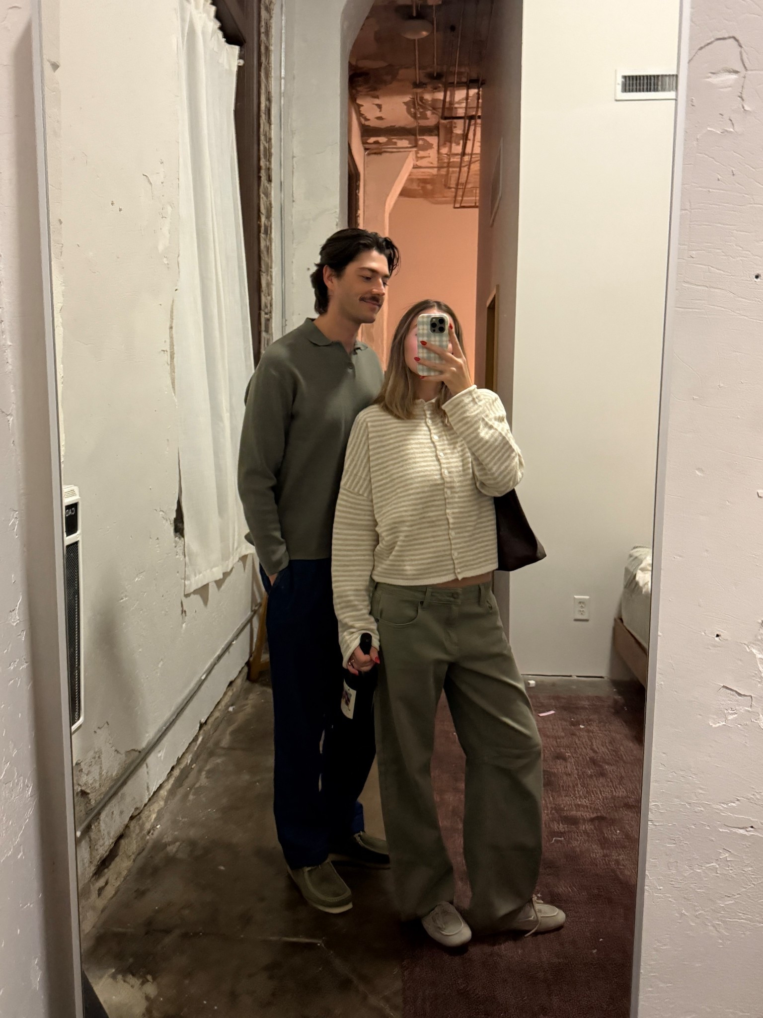 Friendsgiving fits🤍 

Sweater: medium
Jeans: 27 (runs big) fits like a 28! 

#LTKootd #LTKCyberWeek #LTKFindsUnder100