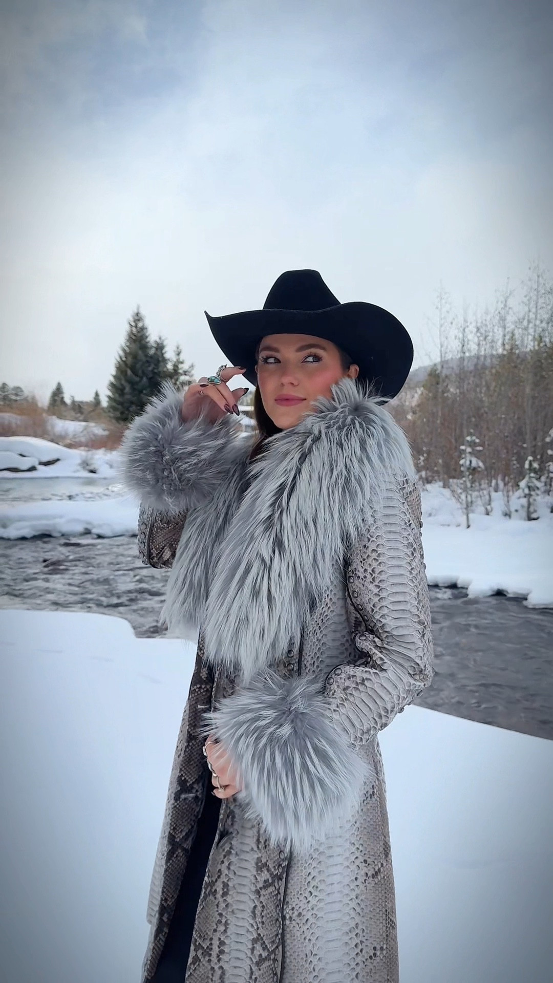Western Snow Bunny ❄️ Coat is “Kyleigh” Jacket from Double D Ranch!

Marfa Boots: “CARA15” for discount

Gigi Pip Hats: “carak15” for discount!

#LTKHoliday 

#LTKSeasonal #LTKStyleTip