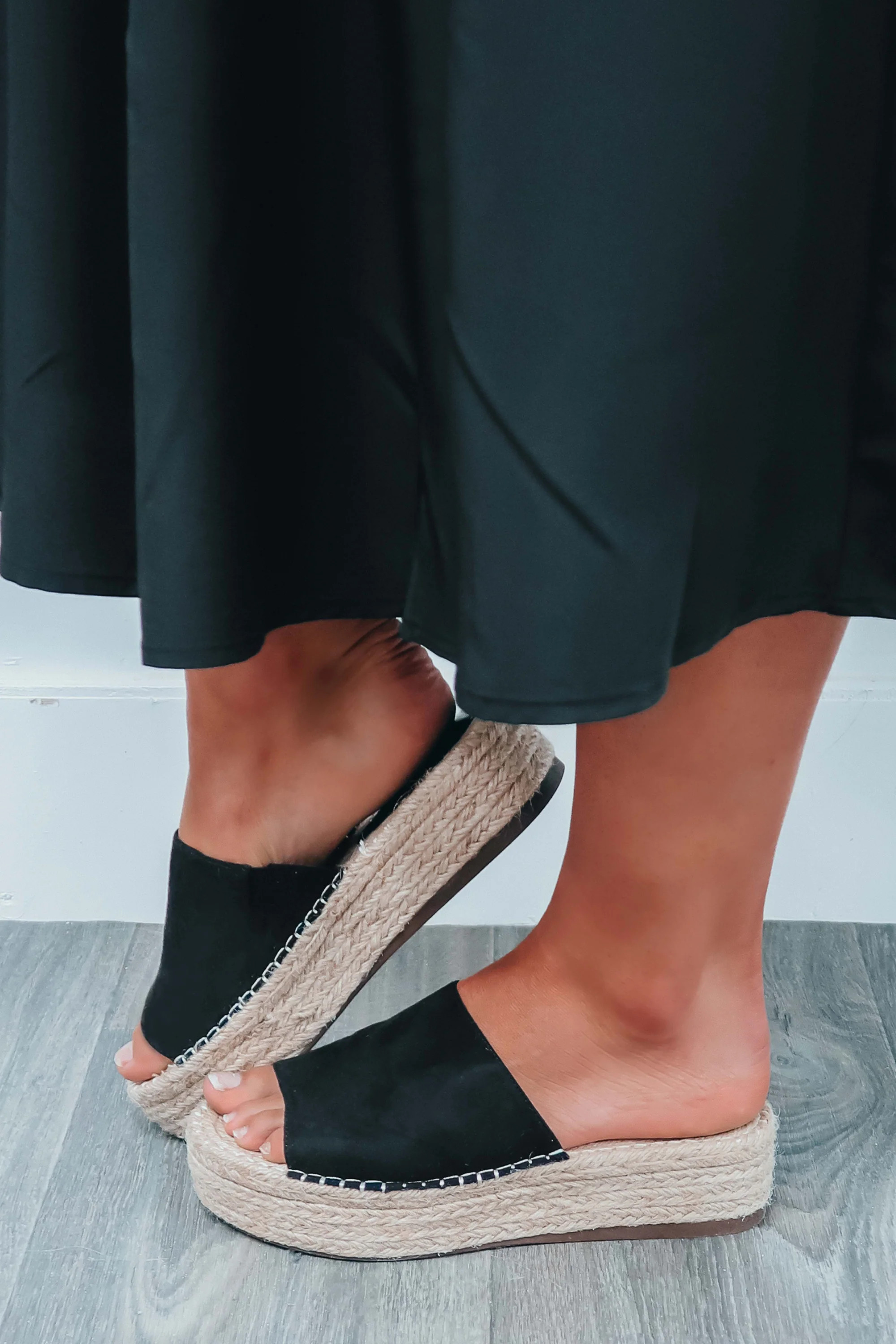 Making Progress Wedges: Black/Natural | Shophopes