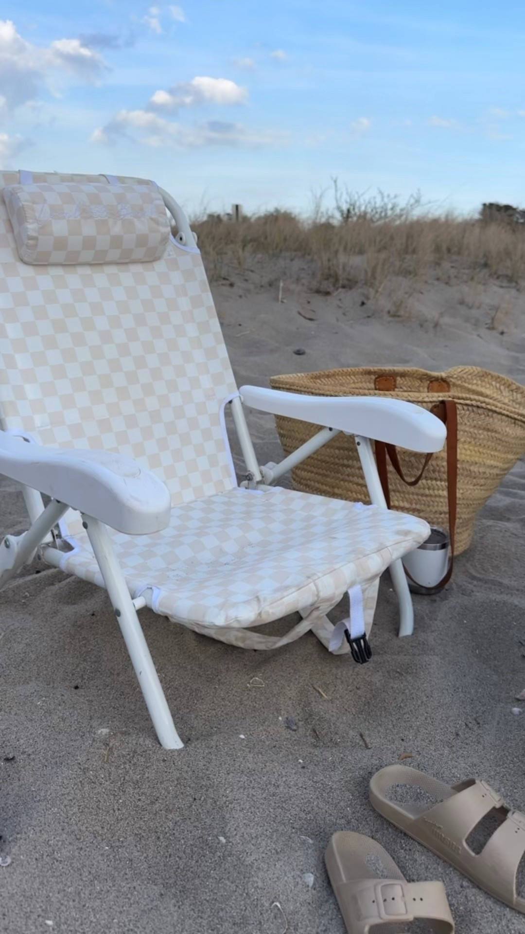 neutral checkered beach chairs 🤎🤍🤎 they’ve since added cup holders! 

#LTKFindsUnder100 #LTKSeasonal