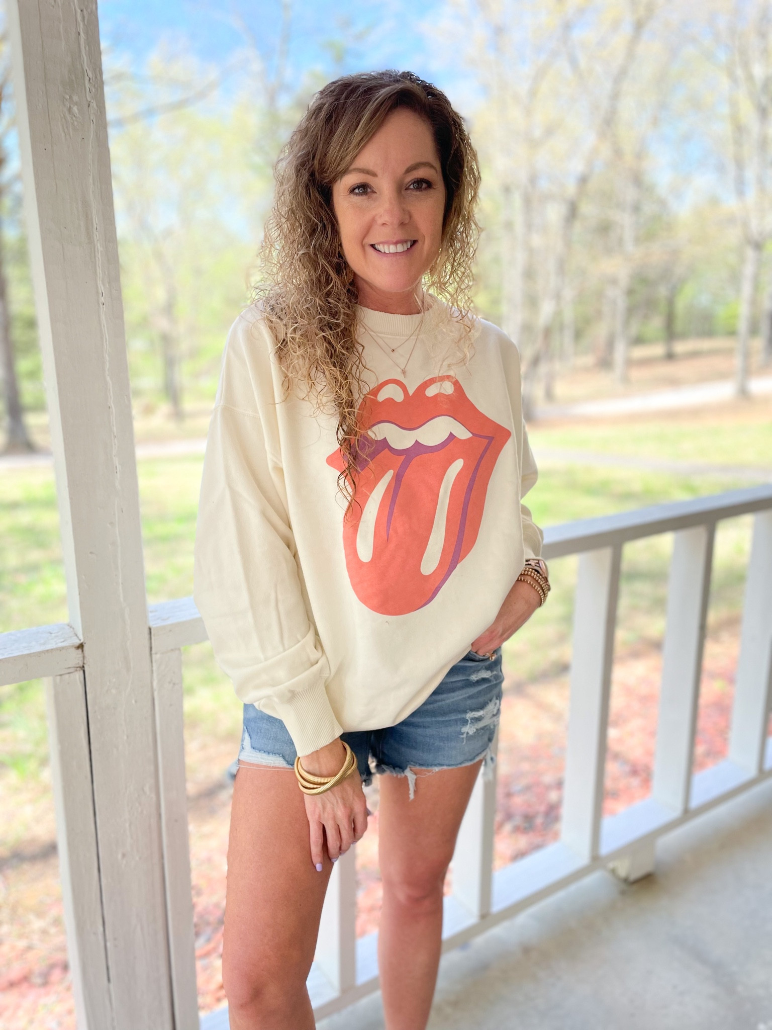 Oversized sweatshirt / American Eagle / American Eagle dream shorts / summer outfit / comfy outfit / travel outfit 

Sweatshirt- small
Denim distressed shorts - size 4 TTS

#LTKcurves #LTKstyletip #LTKtravel