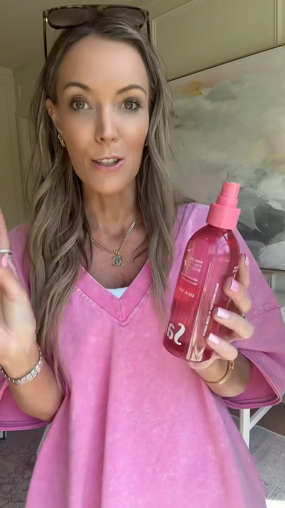 This smells so good! Obsessed. Perfect for Mother’s Day gift 